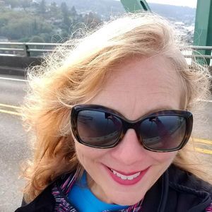 Meet your Posher, Denise